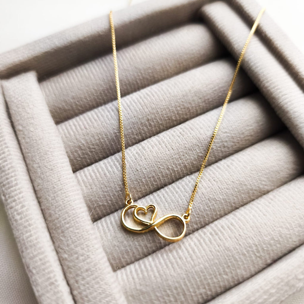 Colar Infinity - Formato de Infinito e Coração - Coleção Aurora - Banhado a Ouro 18k