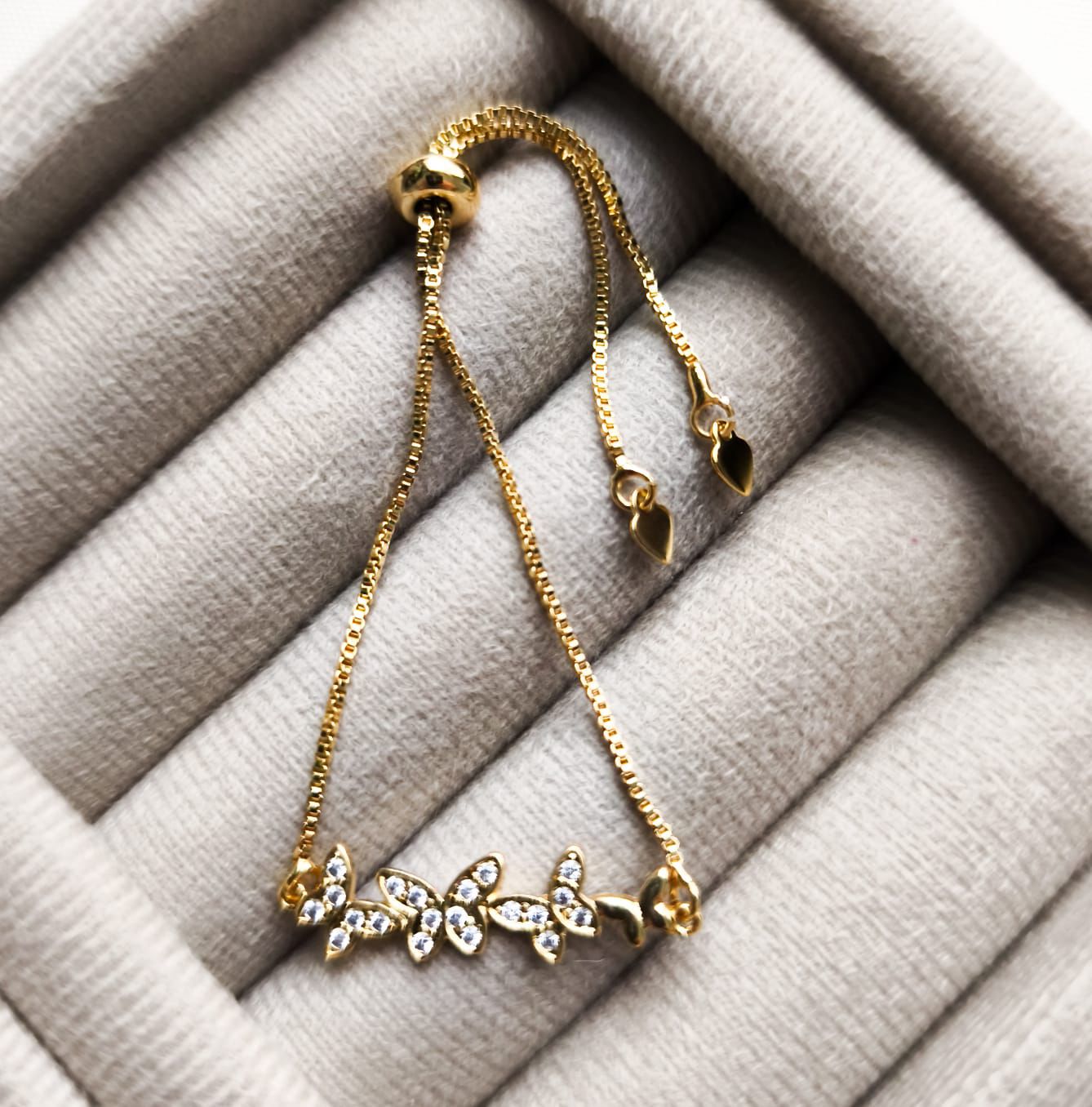 Pulseira Lumina Butterffy - Detalhada Com Micro Zircônias - Coleção Aurora - Banhada a Ouro 18k