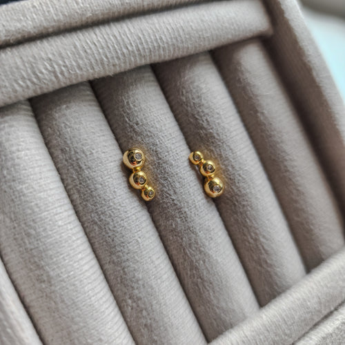 Brinco Essence - Cravejado Com Zircônias - Coleção Aurora - Banhado a Ouro 18k