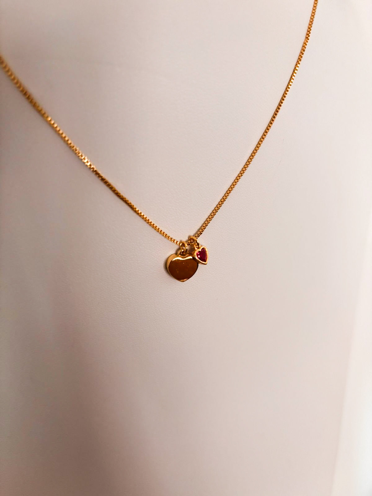 Colar Encanto - Detalhado C/ Pingentes de Coração - Coleção Aurora - Banhado a Ouro 18k