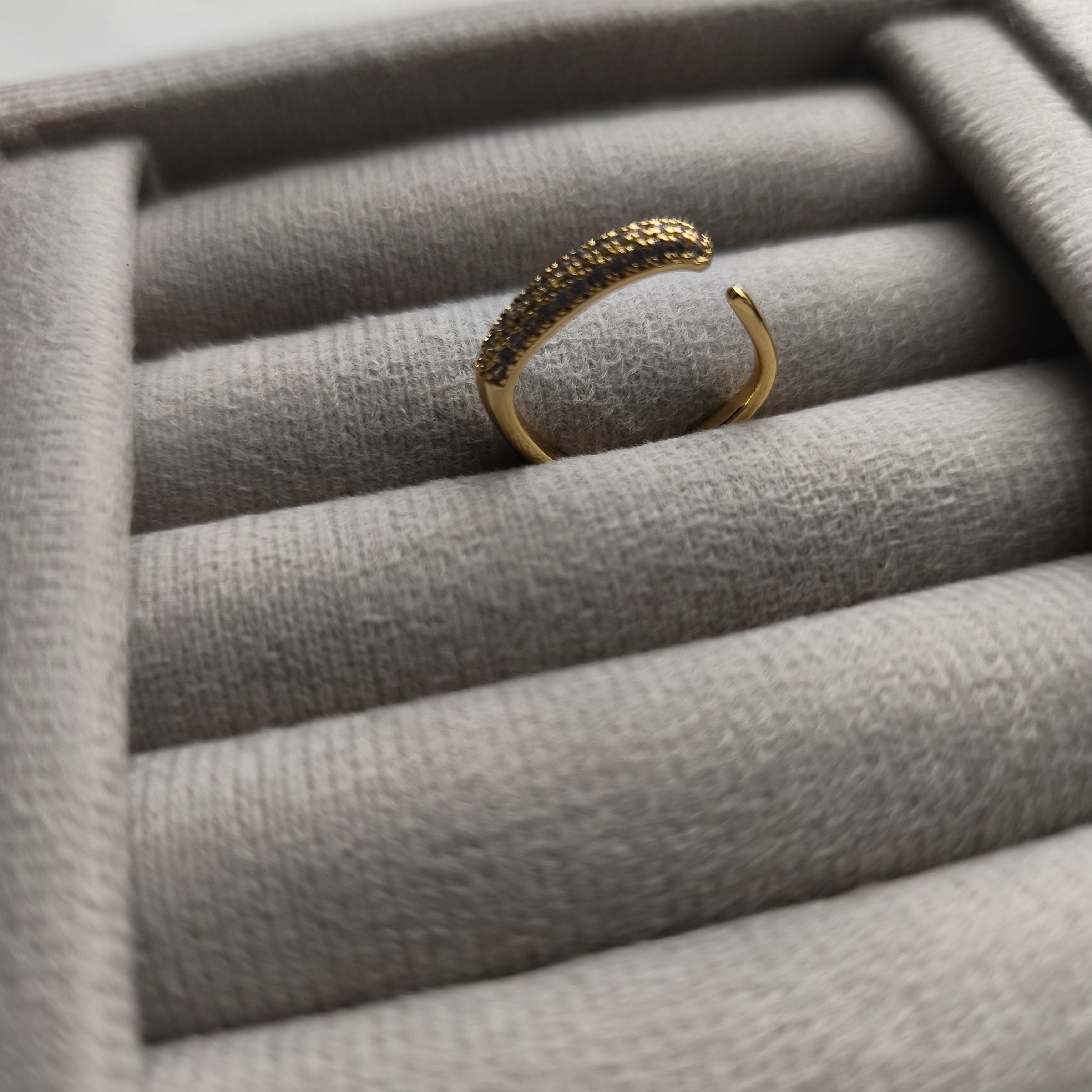 Anel Clara - Coleção Aurora - Banhado a Ouro 18k