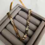 Colar Aurora Glow - Detalhado em Escamas - Coleção Aurora - Banhado a Ouro 18k