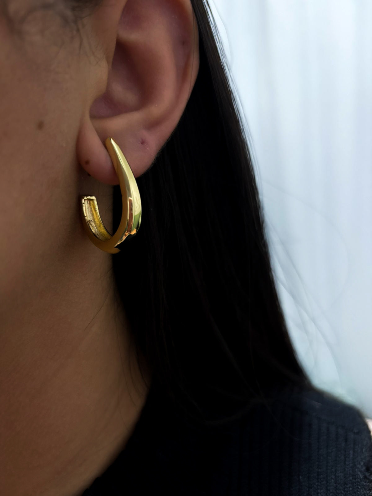 Argola Aurora Bloom - Formato Grande - Coleção Aurora - Banhado a Ouro 18k