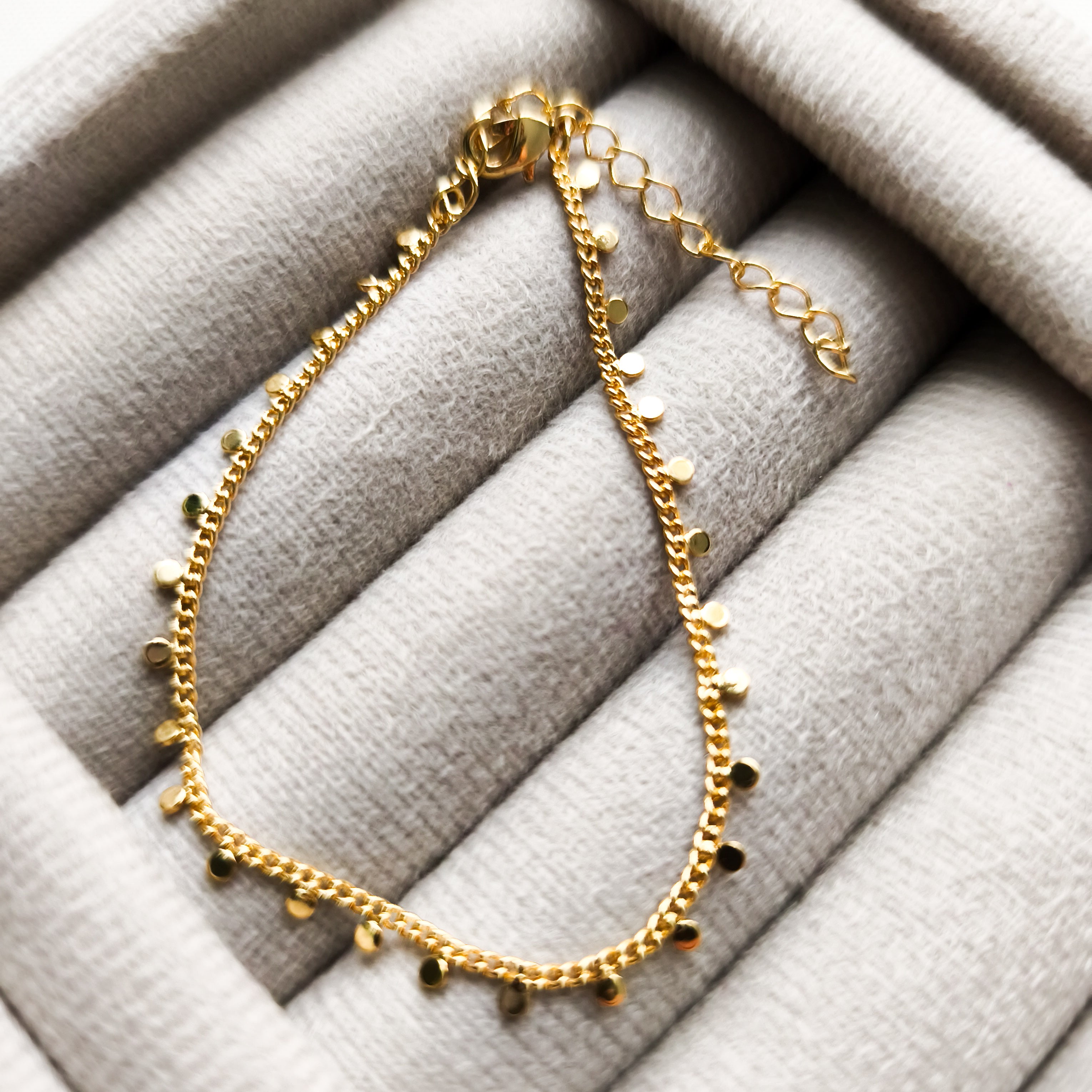 Pulseira Fio de Ouro - Detalhada Com Pequenas Esferas - Coleção Aurora - Banhada a Ouro 18k