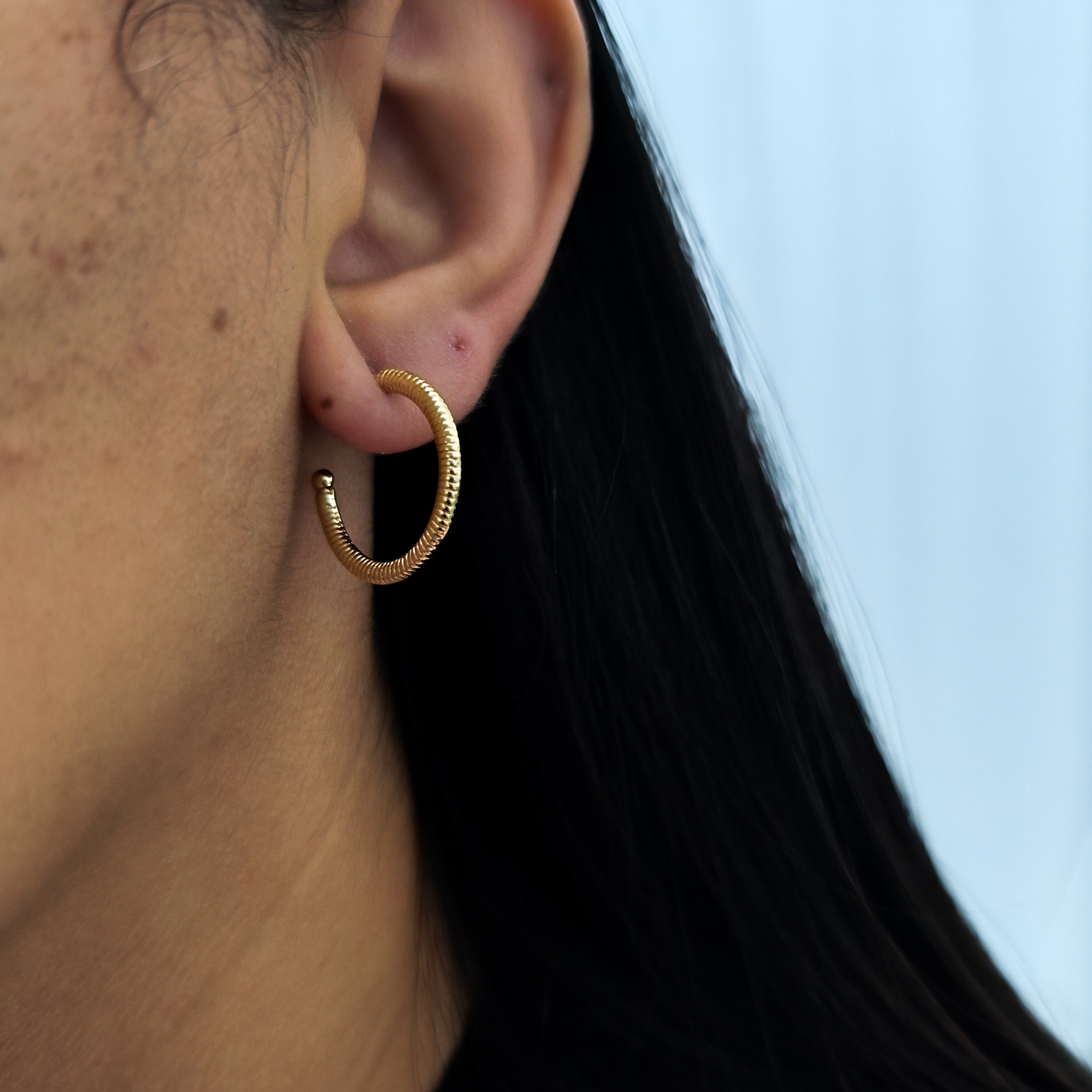 Argola Raridade -  Média - Coleção Aurora - Banhado a Ouro 18k