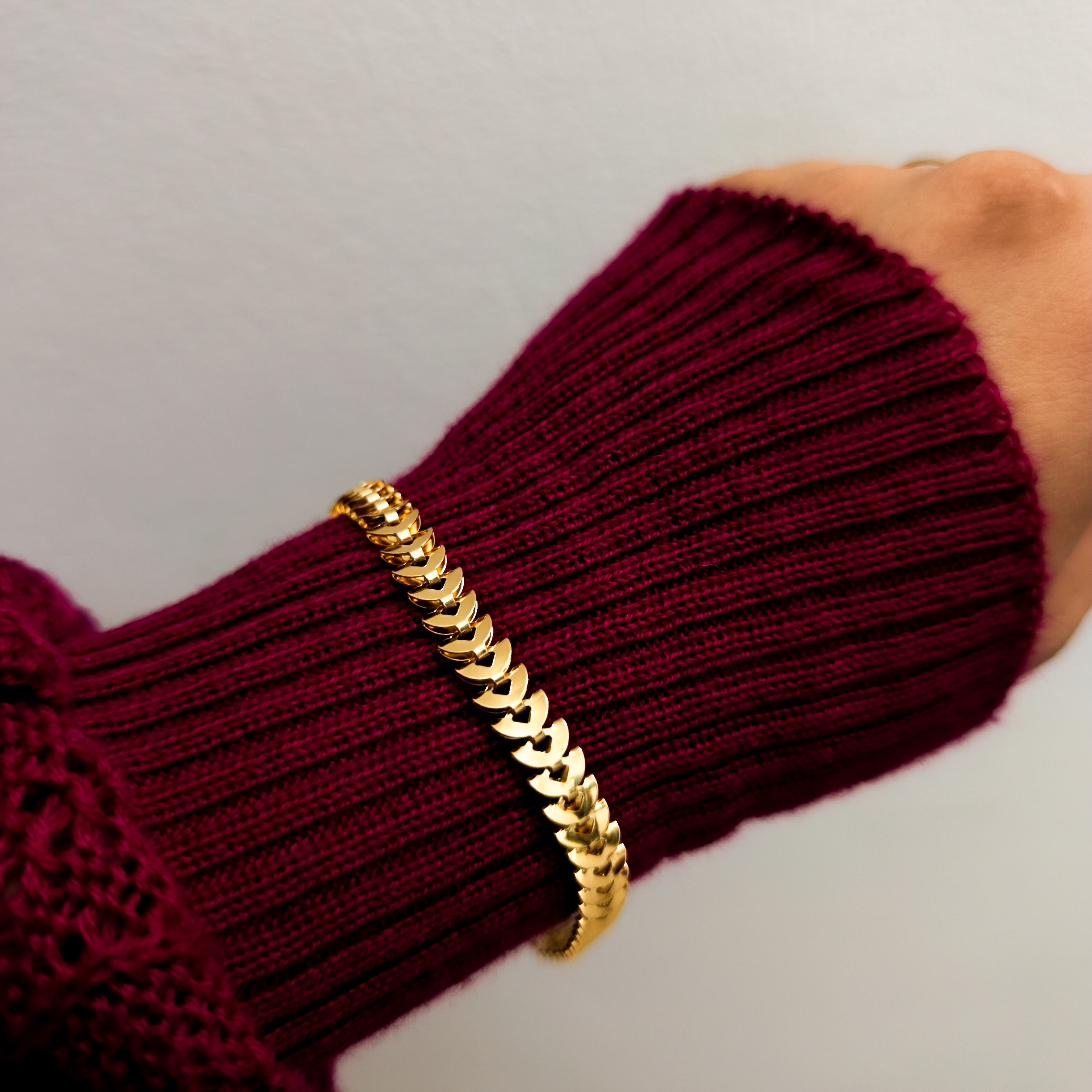 Pulseira Aurora Glow - Detalhes em Escamas - Coleção Aurora - Banhada a Ouro 18k