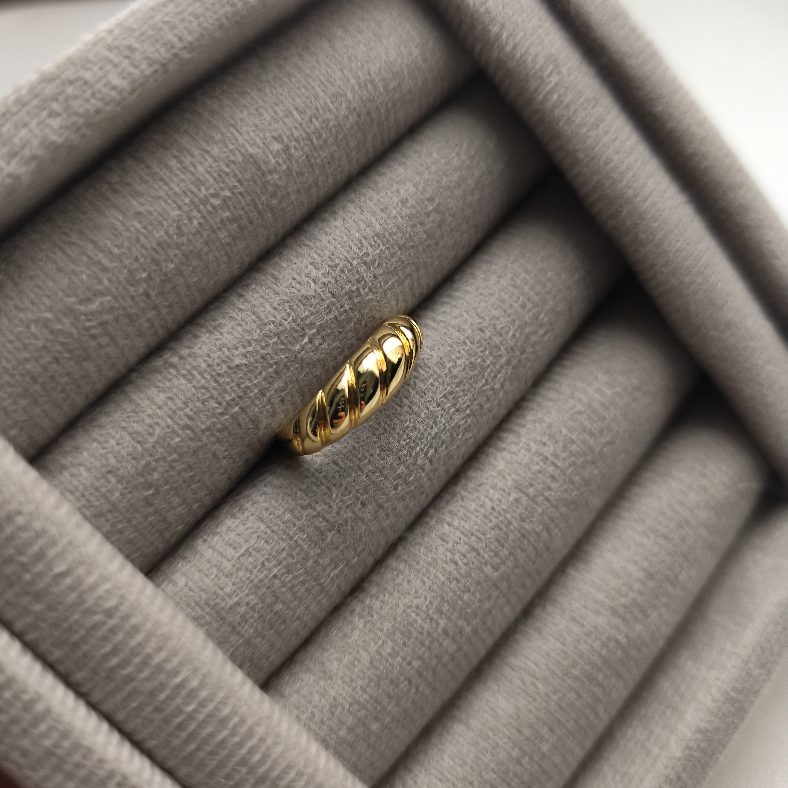 Anel Croissant - Coleção Aurora - Banhado a Ouro 18k