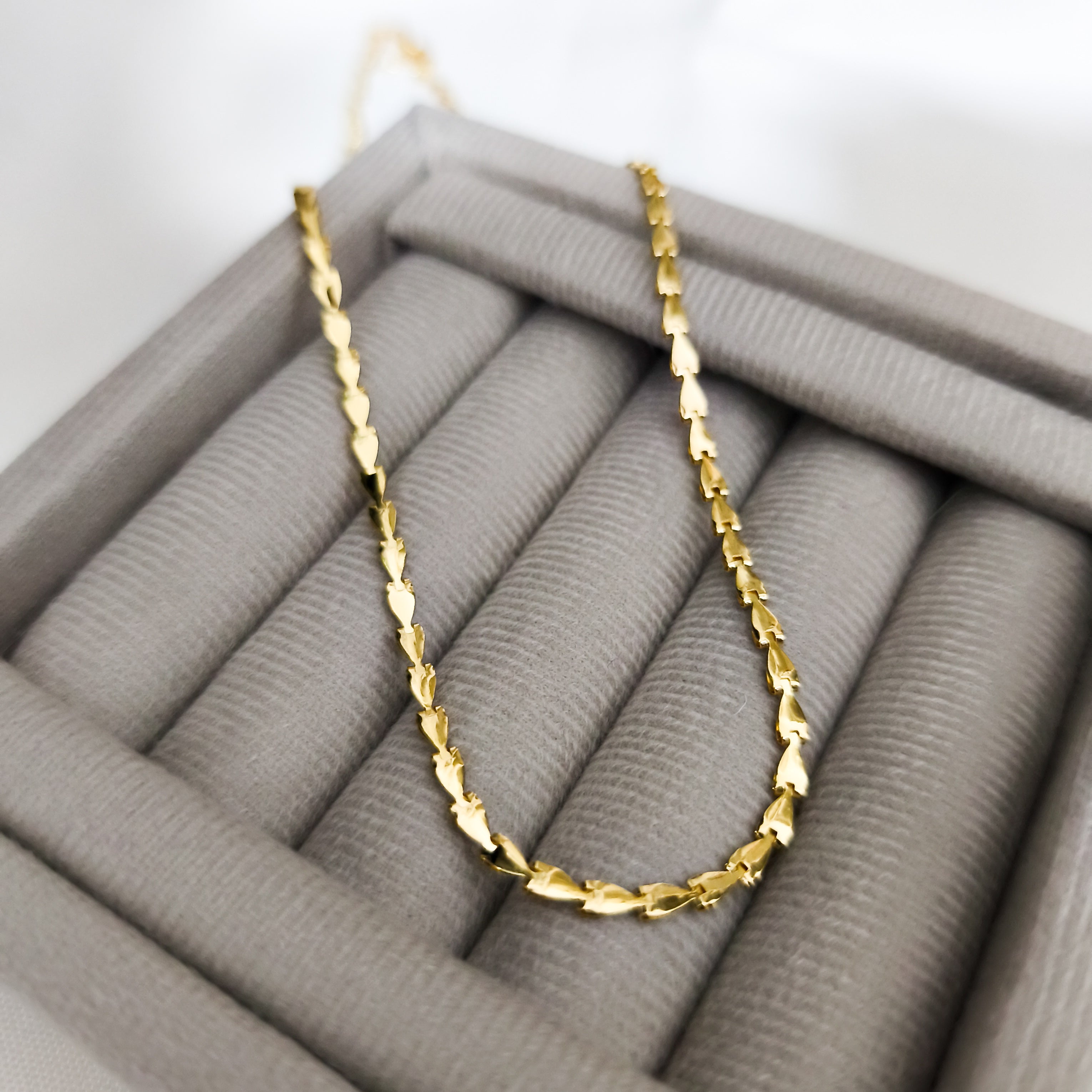 Colar Gold - Detalhado em Camadas - Colecão Aurora - Banhado a Ouro 18k