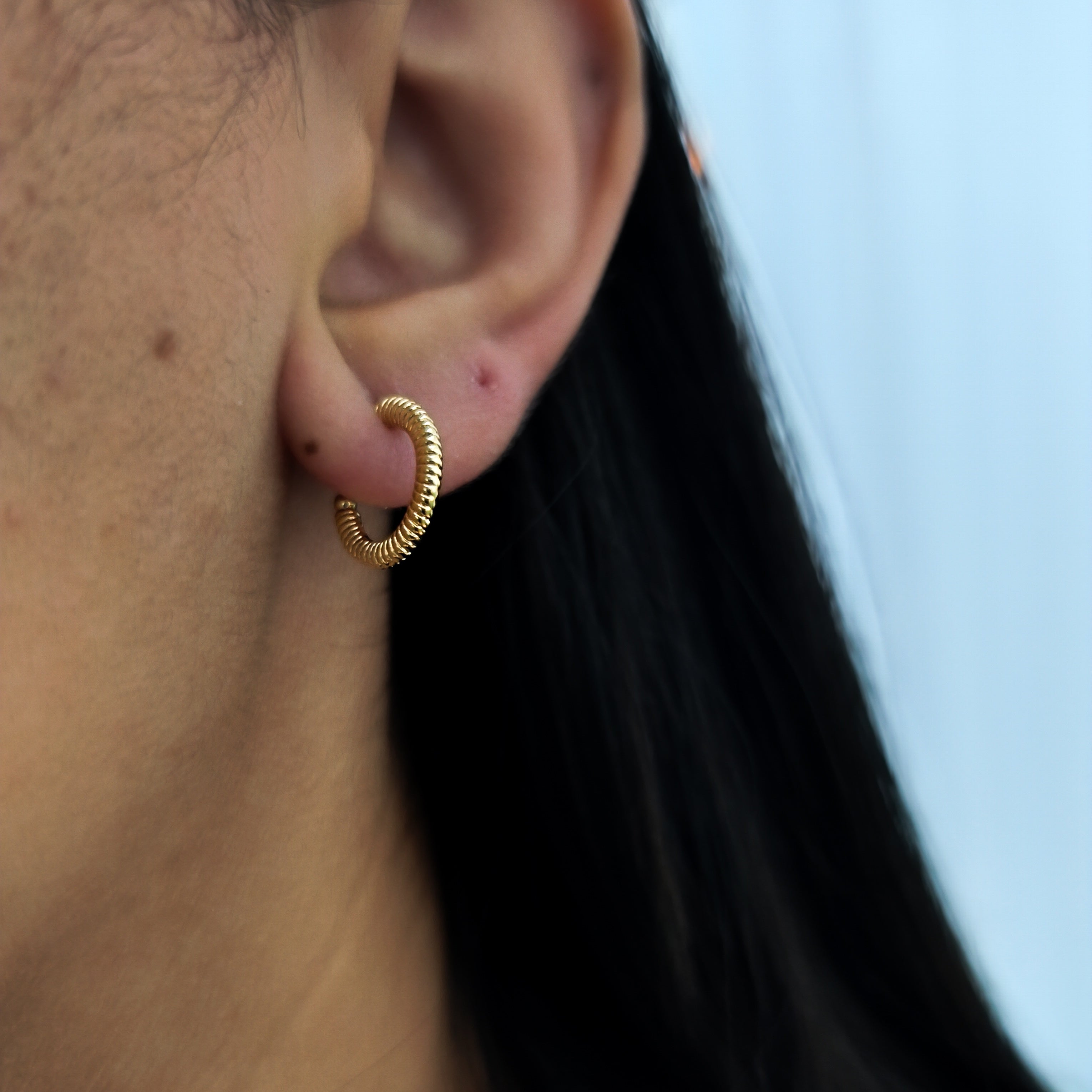 Argola Lótus -  Pequena - Coleção Aurora - Banhado a Ouro 18k