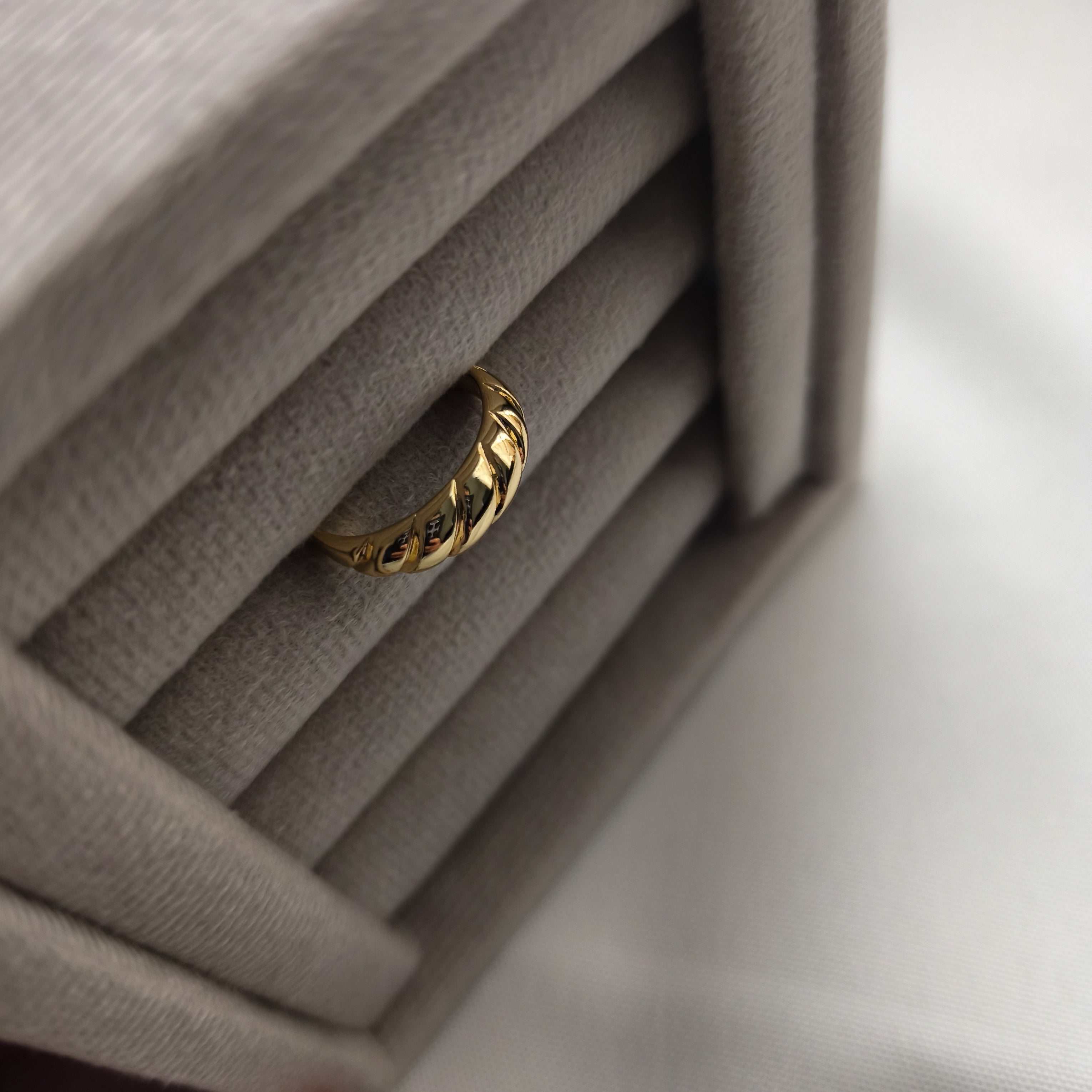 Anel Croissant - Coleção Aurora - Banhado a Ouro 18k