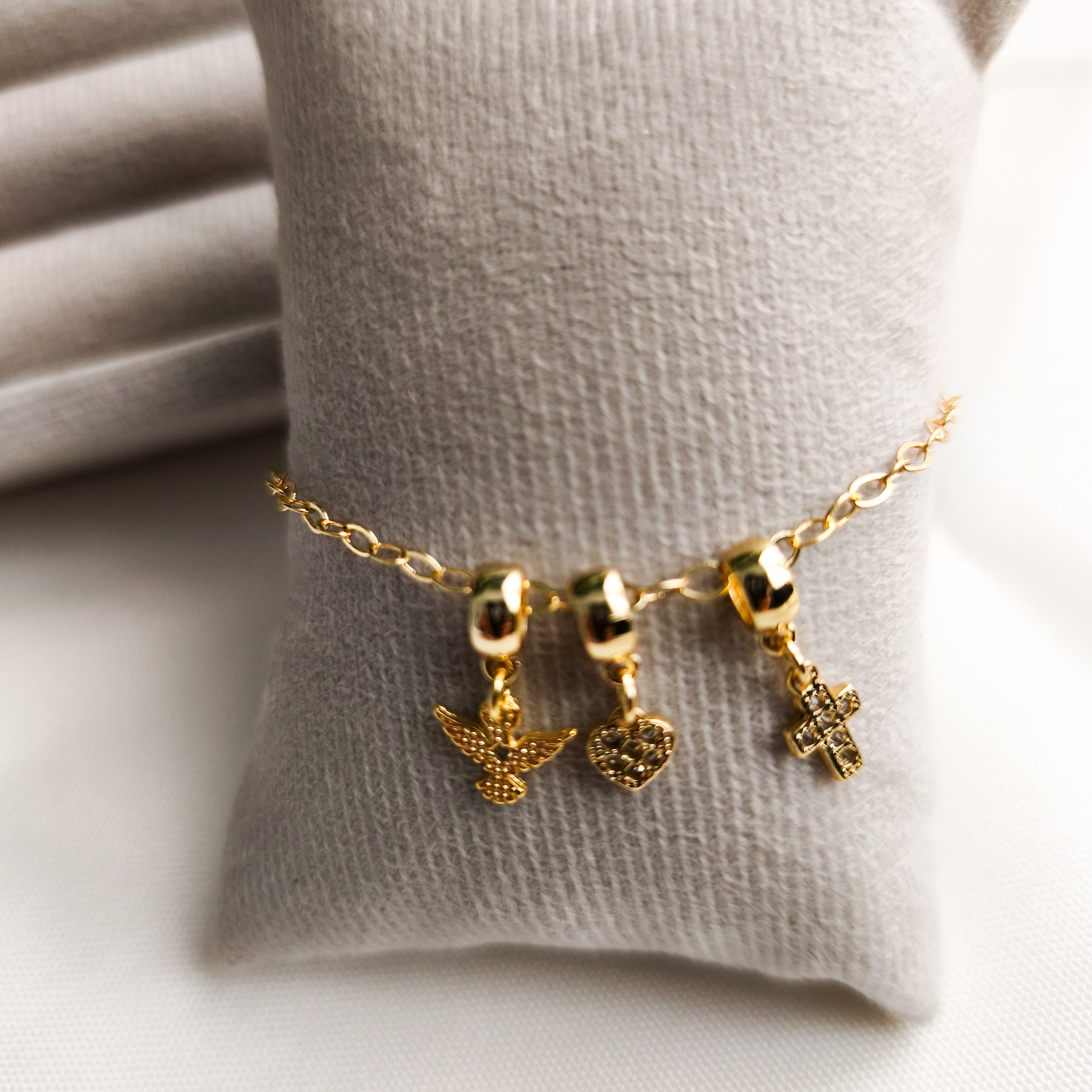 Pulseira Celeste - Detalhada Com Micro Zircônias - Coleção Aurora - Banhada a Ouro 18k